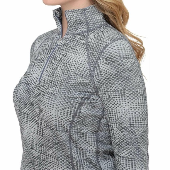 Kirkland Signature Gray Zip Up Sweater with Textured Design - Picture 6 of 7